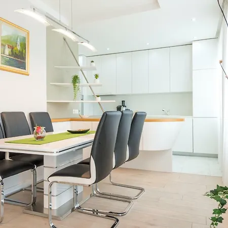 Lavish Apartment